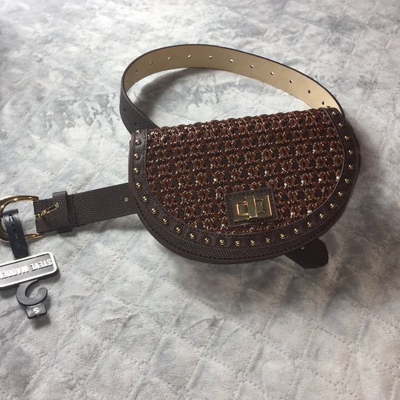 Steve Madden Handbags - Steve Madden brown belt bag